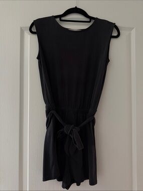 LOFT Black Sleeveless Tie-Waist Shorts Romper